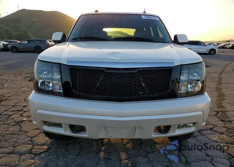 2005 Cadillac Escalade Luxury z USA, uszkodzony, nr VIN 1GYEC63N25R235567